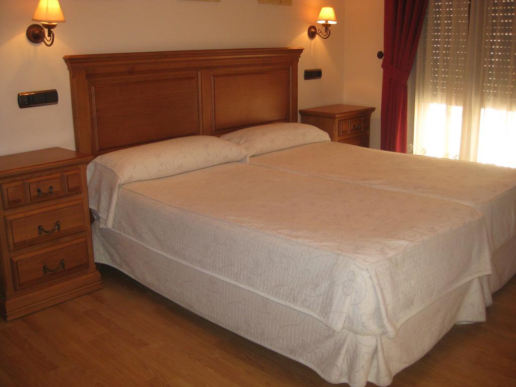 Puerta Del Sol Hotel Ciudad Rodrigo Room photo
